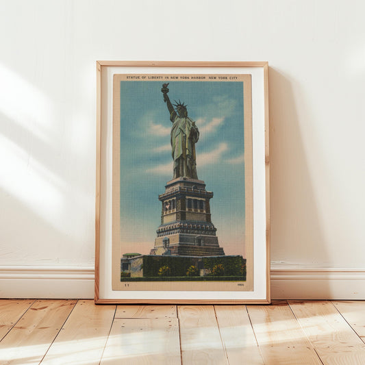 Statue of Liberty New York City Illustrated Vintage Postcard: Canvas Print